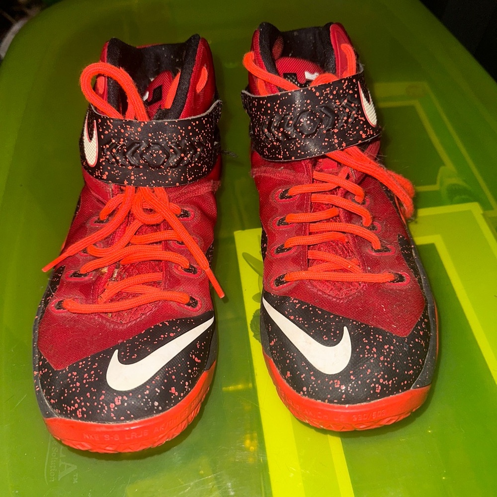 Lebrons - image 1